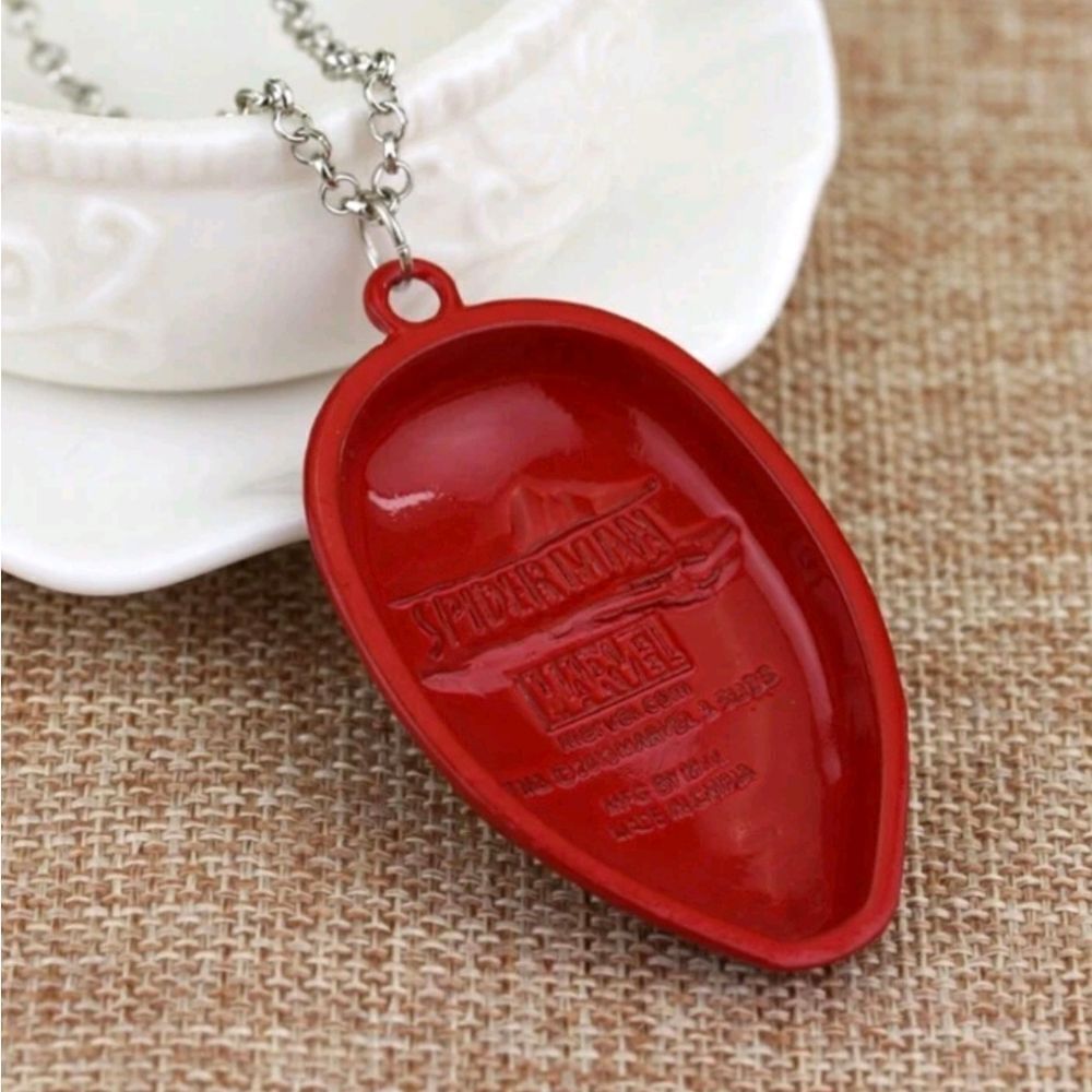 Spiderman Necklace - Picture 5 of 5